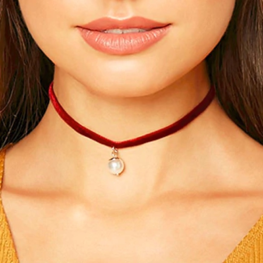 Velvet Faux Pearl Choker burgundy/cream
